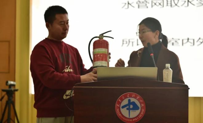 【平安滨职】网投官网组织开展消防应急演练